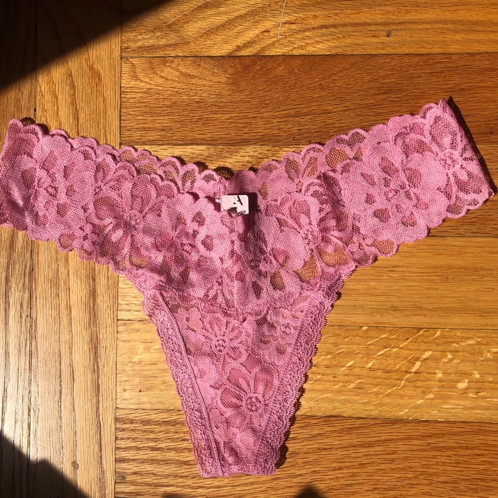 Lace thong